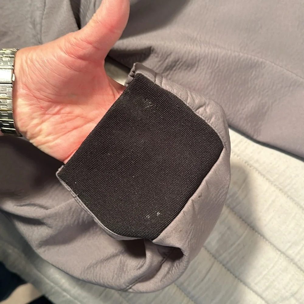 Zine zip front mid-weight coat, size large